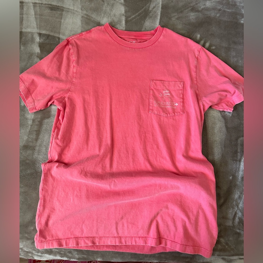 Vineyard vines tee shirt